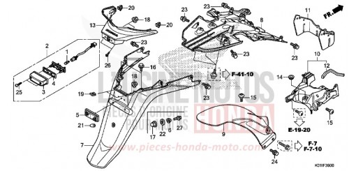 KOTFLUEGEL, HINTEN/KENNZEICHENBELEUCHTUNG SH125ADE de 2014